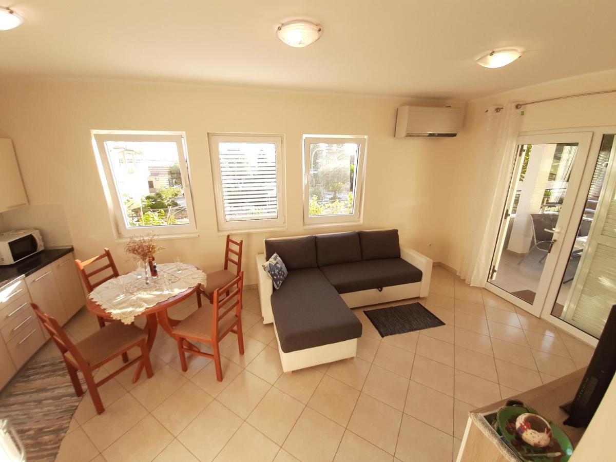 Apartments Puky Dreams Novalja Exterior photo